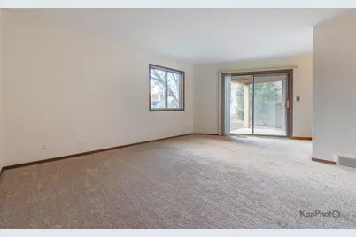 1840 W Highland Avenue #E-105, Elgin, IL 60123 - Photo 3