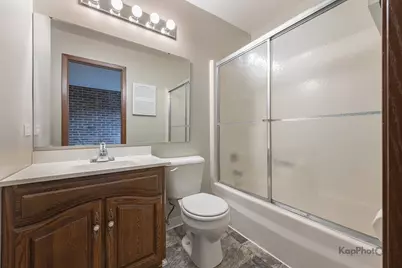 1840 W Highland Avenue #E-105, Elgin, IL 60123 - Photo 17