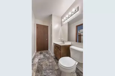 1840 W Highland Avenue #E-105, Elgin, IL 60123 - Photo 19