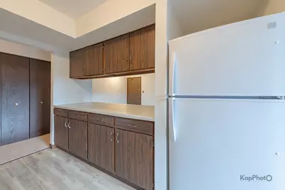 1840 W Highland Avenue #E-105, Elgin, IL 60123 - Photo 9