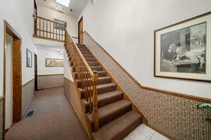 910 Thornwood Dr, Saint Charles, IL 60174 - Photo 3