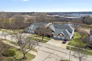 910 Thornwood Dr, Saint Charles, IL 60174 - Photo 31