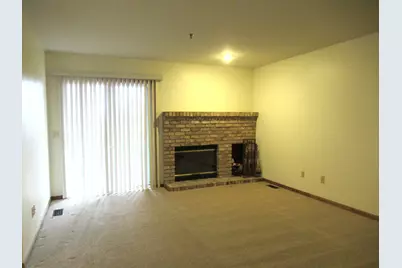 910 Thornwood Drive #910, Saint Charles, IL 60174 - Photo 3