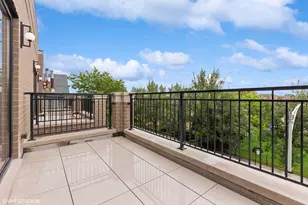 957 N Winchester Pkwy, Chicago, IL 60622 - Photo 31