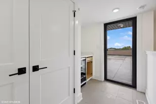 957 N Winchester Pkwy, Chicago, IL 60622 - Photo 25