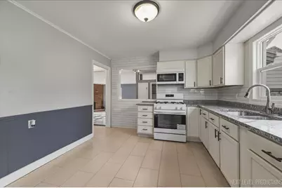 140 S Westlawn Avenue, Aurora, IL 60506 - Photo 7