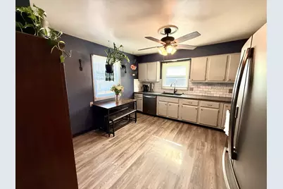 1703 24th Street, Rock Island, IL 61021 - Photo 9