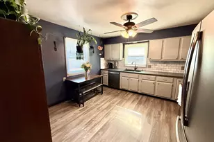 1703 24th St, Rock Island, IL 61021 - Photo 9