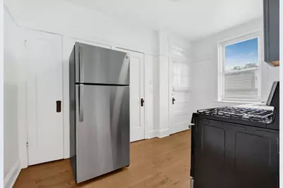 4742 W Roscoe Street #3, Chicago, IL 60641 - Photo 11