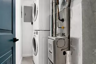 2704 W 24th Pl, Chicago, IL 60608 - Photo 9