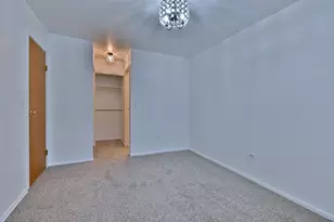 8637 1/2 W Foster Ave, Chicago, IL 60656 - Photo 7