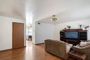 10435 W Chaplin Ave, Beach Park, IL 60099 - Photo 5