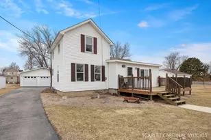 359 Wyoming Ave, Paw Paw, IL 61353 - Photo 1