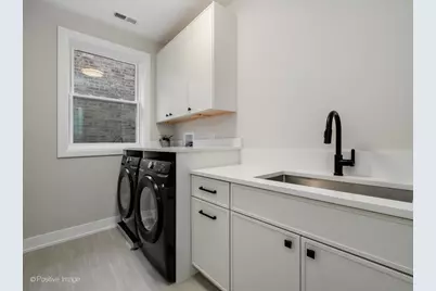 3055 N Christiana Avenue, Chicago, IL 60618 - Photo 19