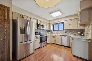 7990 Garfield Ave, Burr Ridge, IL 60527 - Photo 7