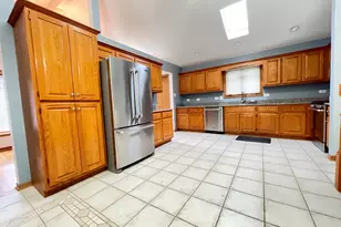 7051 W 64th Pl, Chicago, IL 60638 - Photo 3