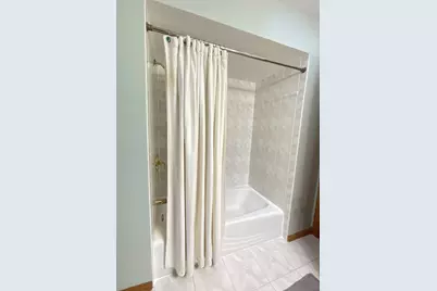 7051 W 64th Place, Chicago, IL 60638 - Photo 13