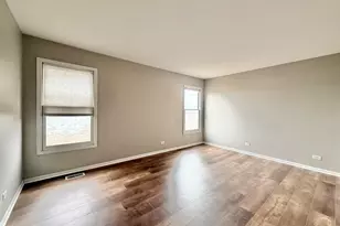 2884 Riverstone Ct, Aurora, IL 60502 - Photo 7