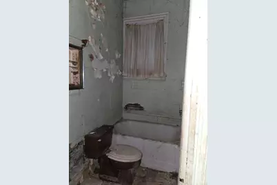 636 W 62nd Street, Chicago, IL 60621 - Photo 9