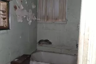 636 W 62nd St, Chicago, IL 60621 - Photo 9