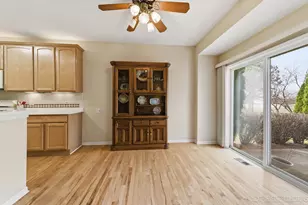 4211 Whitehall Ln, Algonquin, IL 60102 - Photo 9