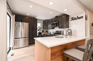 598 Dunham Rd, Gurnee, IL 60031 - Photo 7