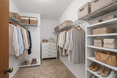 127 Acacia Circle #402, Indian Head Park, IL 60525 - Photo 11