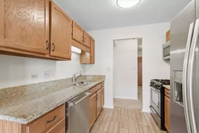 127 Acacia Circle #402, Indian Head Park, IL 60525 - Photo 7