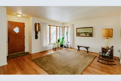 8108 N Prospect Street, Niles, IL 60714 - Photo 3