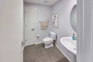 240 E Illinois St, Chicago, IL 60611 - Photo 15