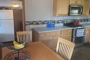 104 N E Ave, Amboy, IL 61310 - Photo 5