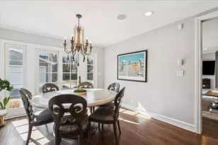 661 Greenview Pl, Lake Forest, IL 60045 - Photo 9