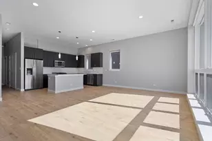 2532 W Addison St, Chicago, IL 60618 - Photo 5