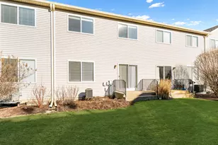 2295 Stoughton Dr, Aurora, IL 60502 - Photo 17