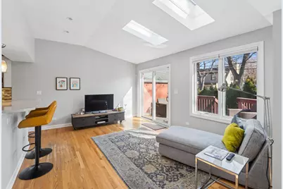 6831 N Kilpatrick Avenue, Lincolnwood, IL 60712 - Photo 7