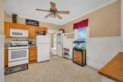 565 E Norris Drive, Ottawa, IL 61350 - Photo 9