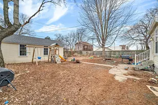 565 E Norris Dr, Ottawa, IL 61350 - Photo 23