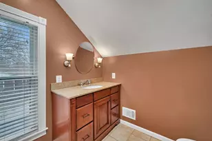 565 E Norris Dr, Ottawa, IL 61350 - Photo 21