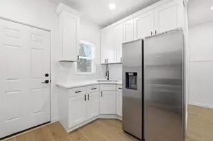 3313 W 61st Pl, Chicago, IL 60629 - Photo 9