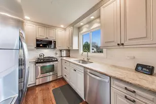 2822 N Brighton Pl, Arlington Heights, IL 60004 - Photo 9