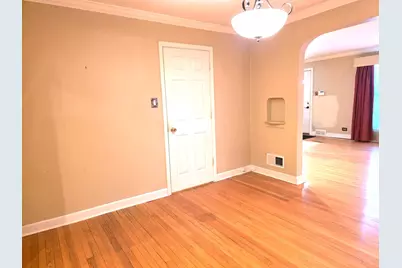 8609 S Indiana Avenue, Chicago, IL 60619 - Photo 5