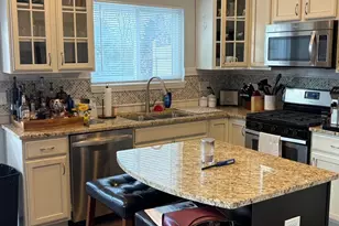 3291 Coral Ln, Glenview, IL 60026 - Photo 5