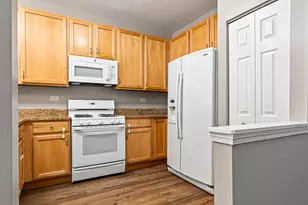 732 Woodewind Dr, Naperville, IL 60563 - Photo 9