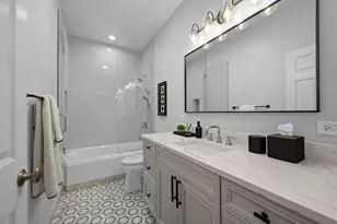 1714 W Wolfram St, Chicago, IL 60657 - Photo 37