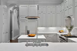 1714 W Wolfram St, Chicago, IL 60657 - Photo 9