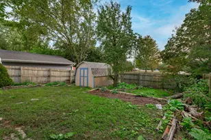 214 Far Hills Dr, Bolingbrook, IL 60440 - Photo 25