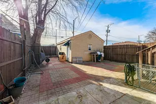 213 153rd Pl, Calumet City, IL 60409 - Photo 23