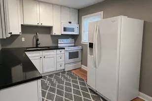 9424 Kelvin Ln, Schiller Park, IL 60176 - Photo 7