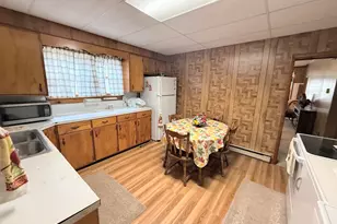 1421 W Maple St, Herrin, IL 62948 - Photo 7