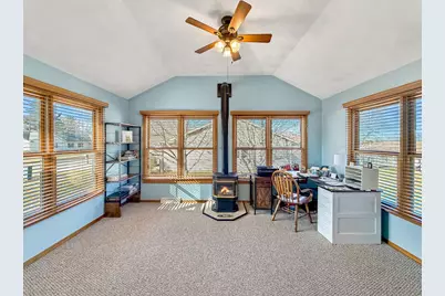 1150 S Greenfield Drive #1150, Freeport, IL 61032 - Photo 7